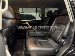 Xe Toyota Land Cruiser 4.6 V8 2019