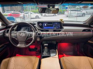 Xe Lexus ES 250 2018