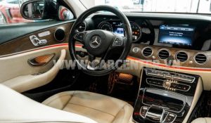 Xe Mercedes Benz E200 2018