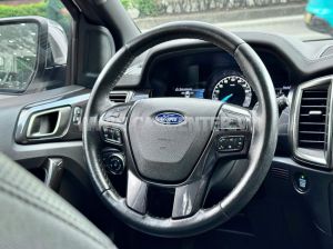 Xe Ford Everest Titanium 2.0L 4x4 AT 2019