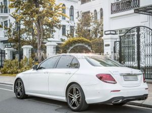 Xe Mercedes Benz E300 AMG 2020