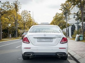 Xe Mercedes Benz E300 AMG 2020