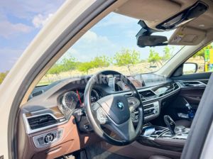 Xe BMW 730Li 2018