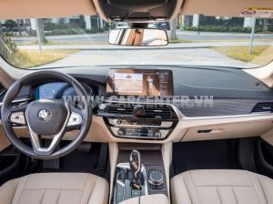 Xe BMW 520i 2023
