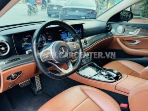 Xe Mercedes Benz E300 AMG 2019